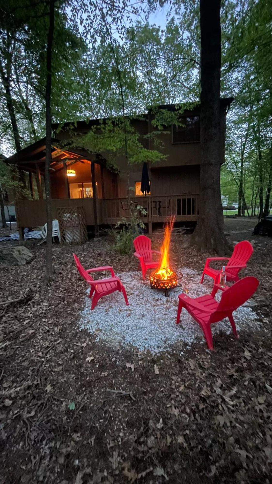 Cozy Cabin At Poconos With Hot Tub And Fire Pit East Stroudsburg Luaran gambar