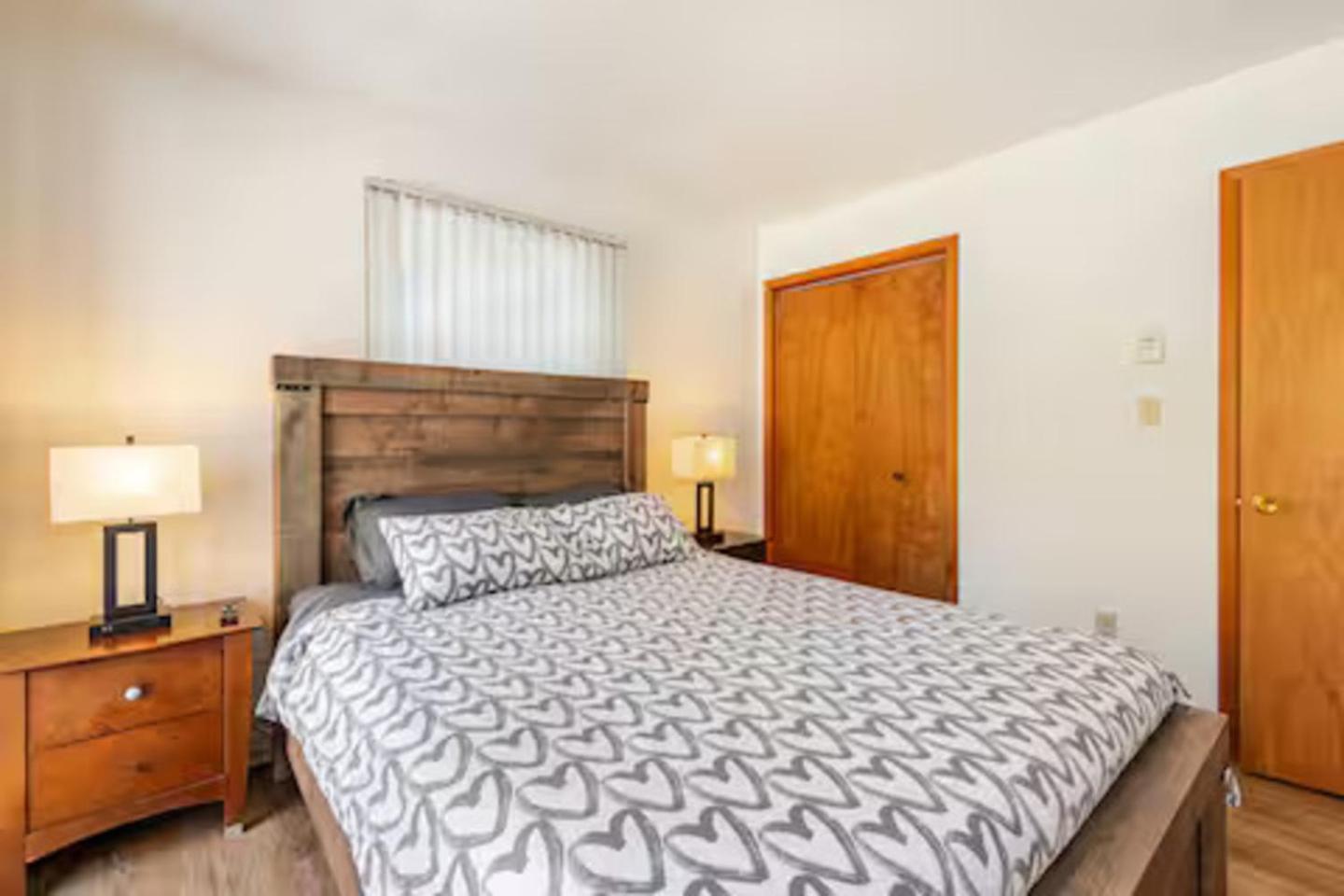 Cozy Cabin At Poconos With Hot Tub And Fire Pit East Stroudsburg Luaran gambar